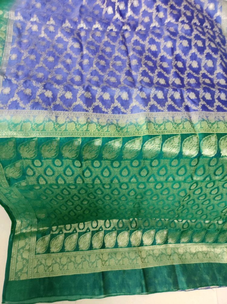 Blue-Purple Siko Saree All Over Jaal Like Weaving