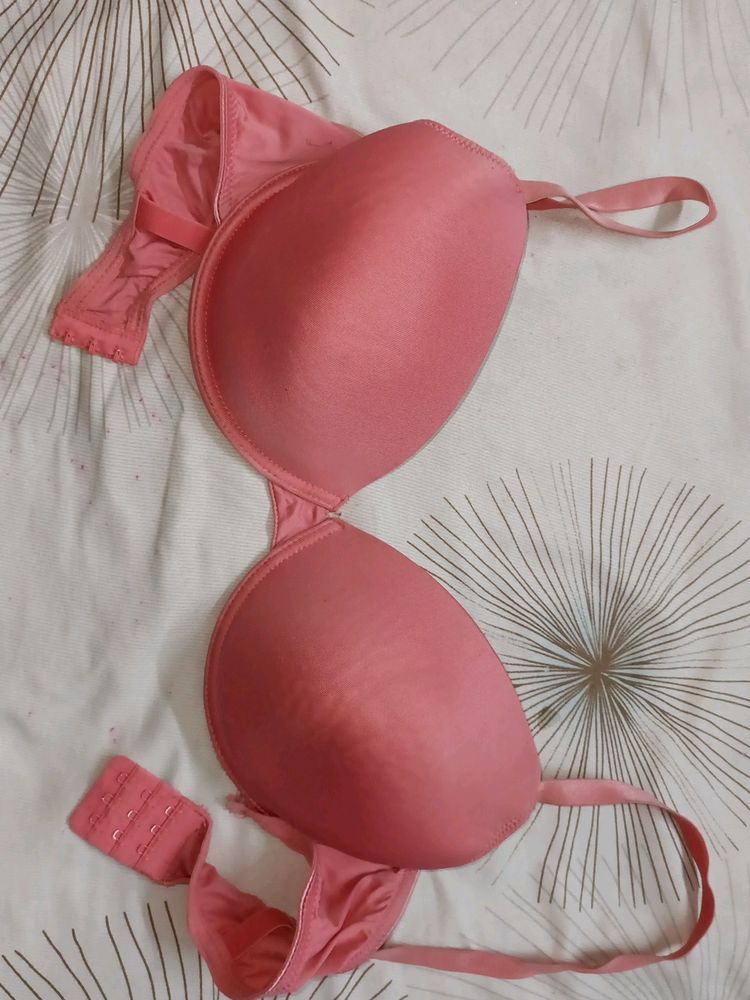 Padded Wire Bra For Heavy Breasts.