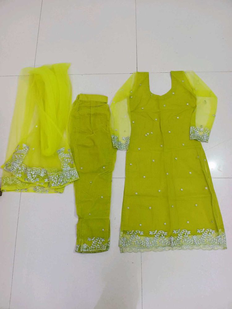 Woman Kurta Set With Dupatta