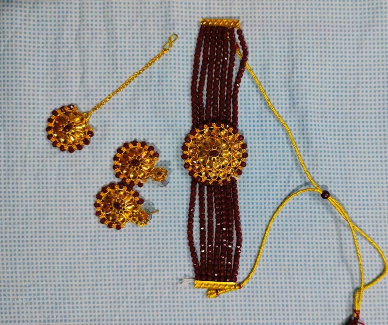 Beautiful Choker Necklace Set Maroon-Golden