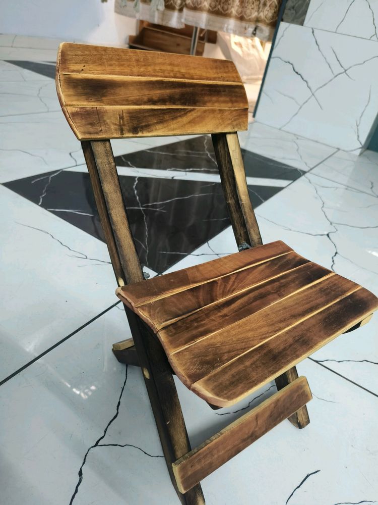 Wooden Matte Finish Antique Folding Chair