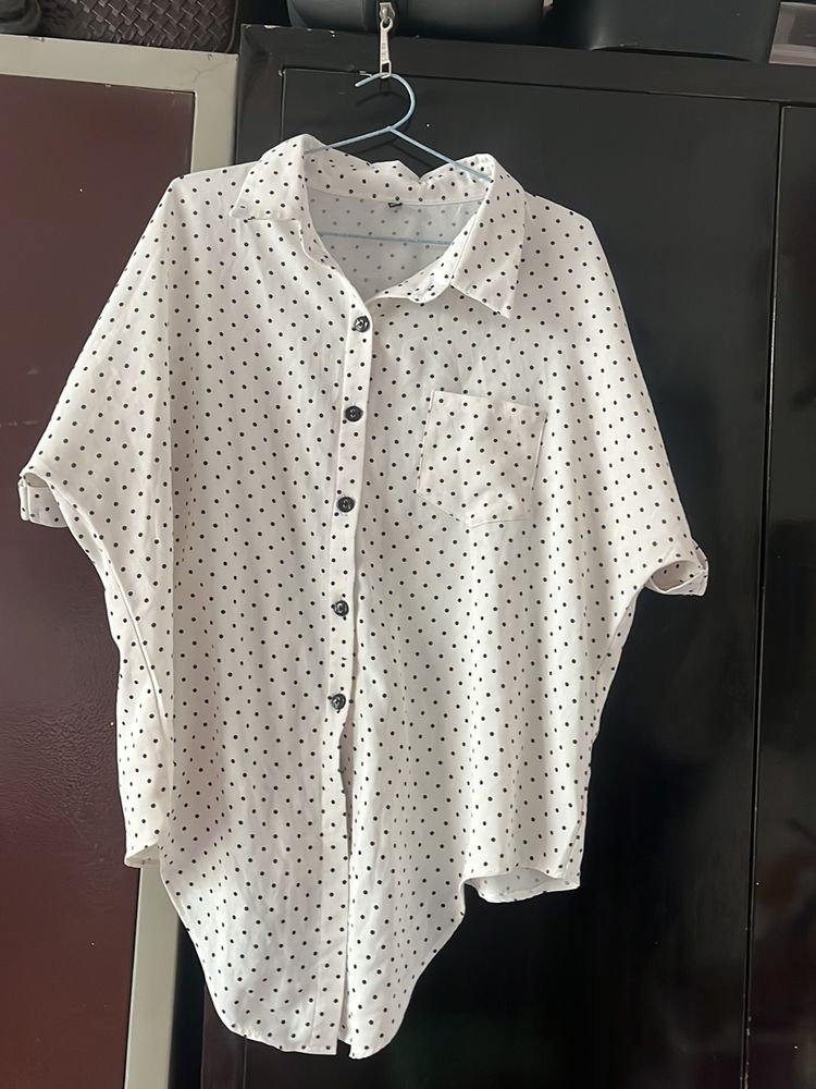 Black Dotted Halfsleev Top