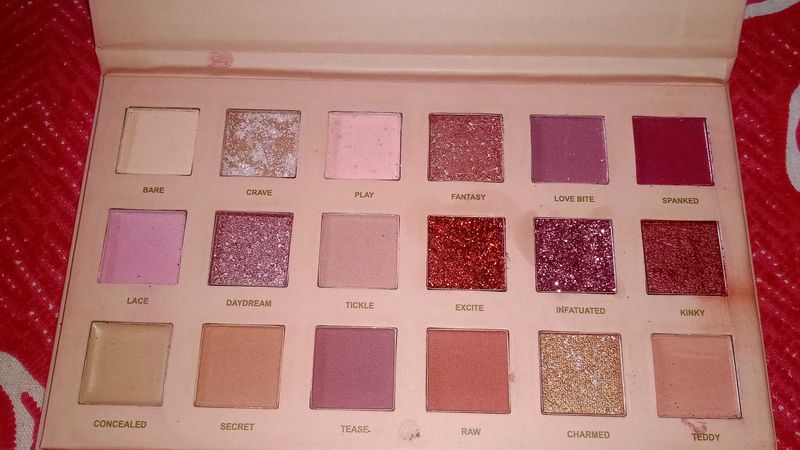 Eyeshadow palette