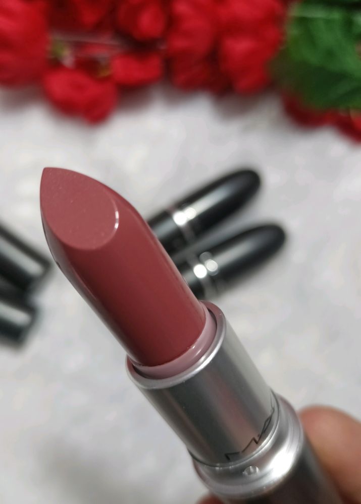 MAC CREMSHEEN LIPSTICK