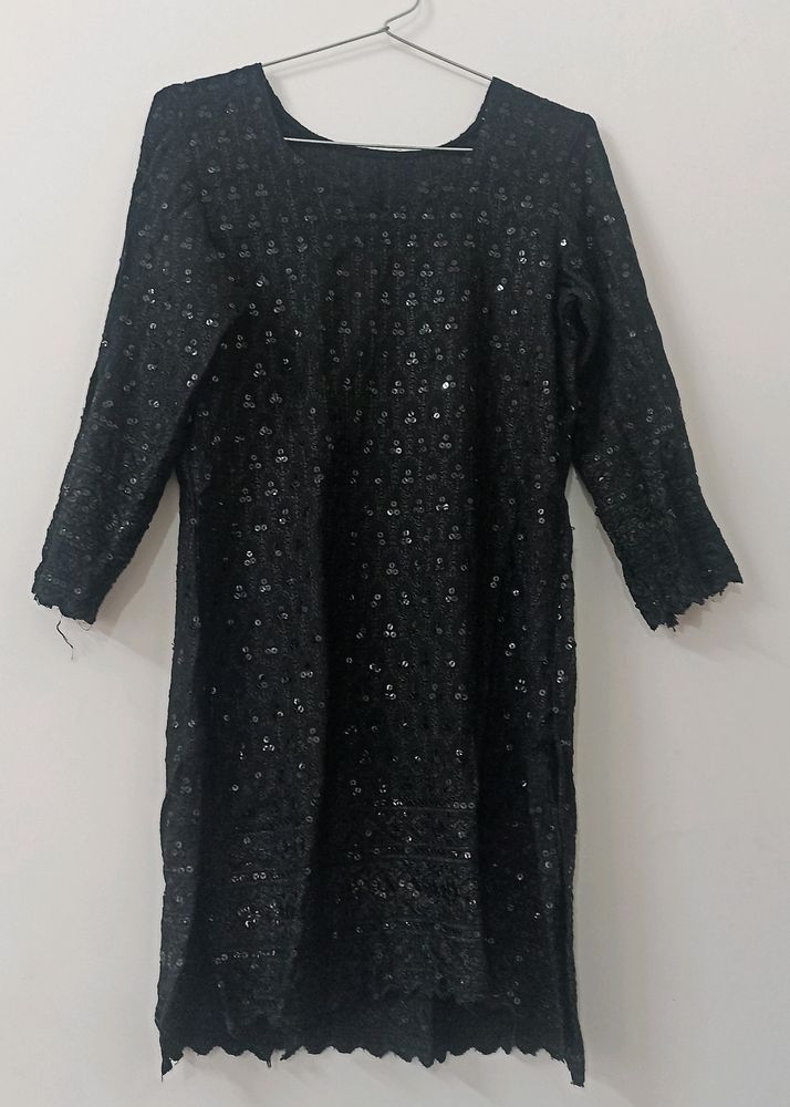 chikankari Short Kurti