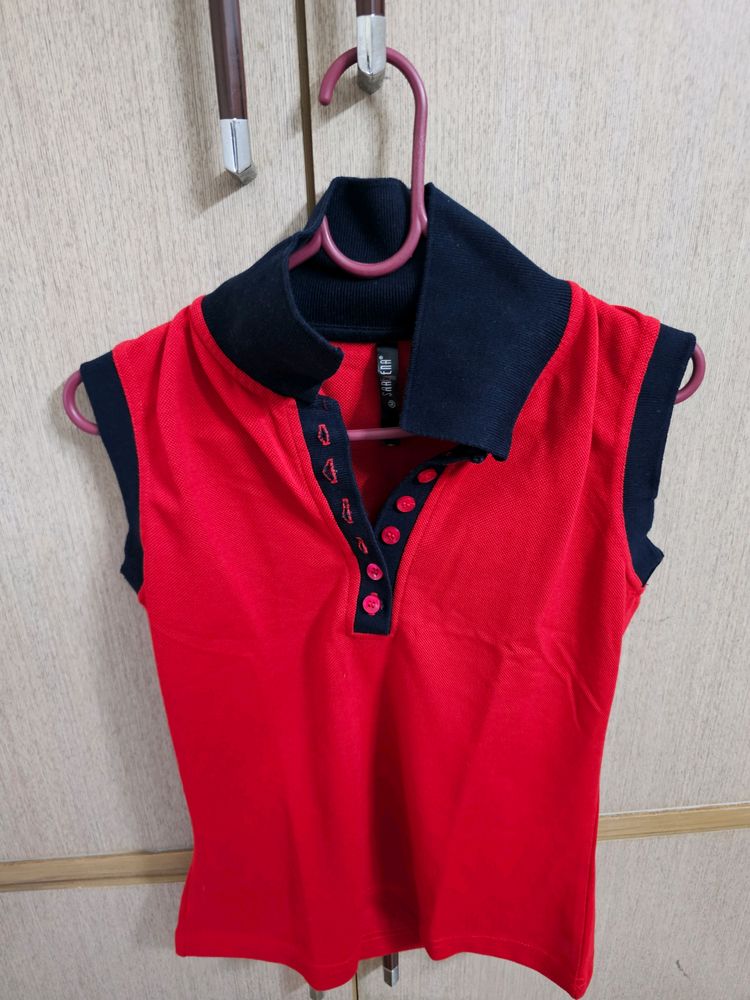 Red Collar T-shirt Without Sleeves