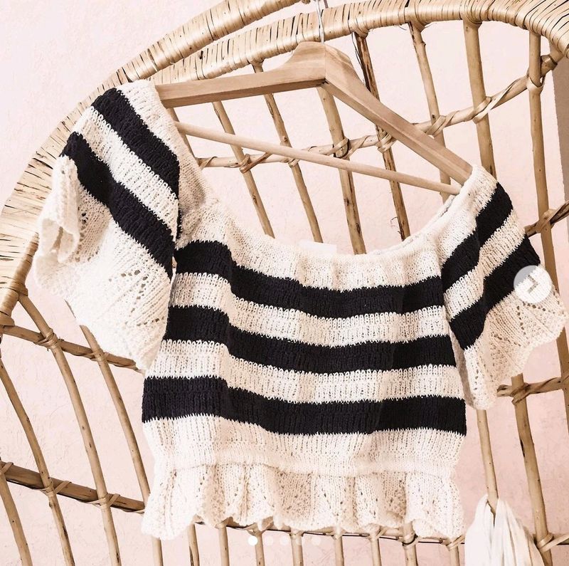 Off Shoulder Knit Wear Crop Top