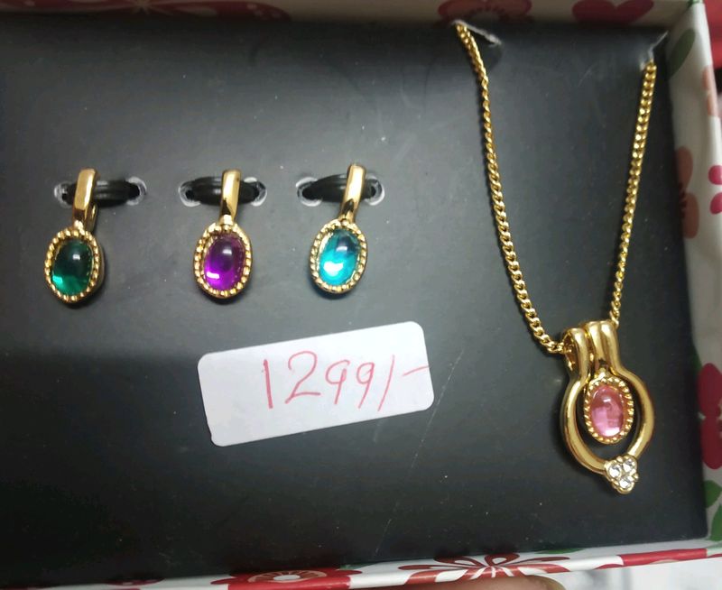 Brand New AVON Interchangeable Pendant Set