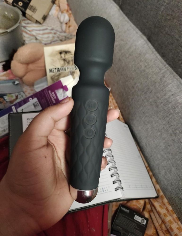 GIRLS MASSAGE VIBRATOR