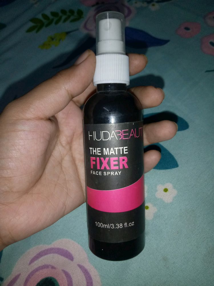 Huda Beauty Matte Makeup Fixer