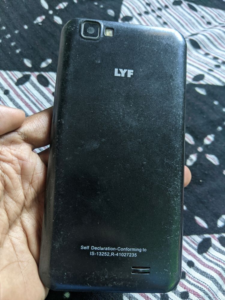 LYF Smart Phone With Battery