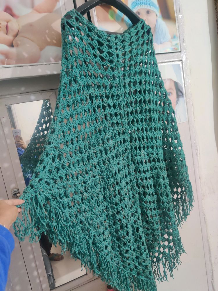 Beautiful ,crochet Poncho...no flaws