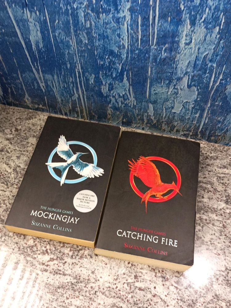 The Hunger Games 2 Books Set Suzanne Collins