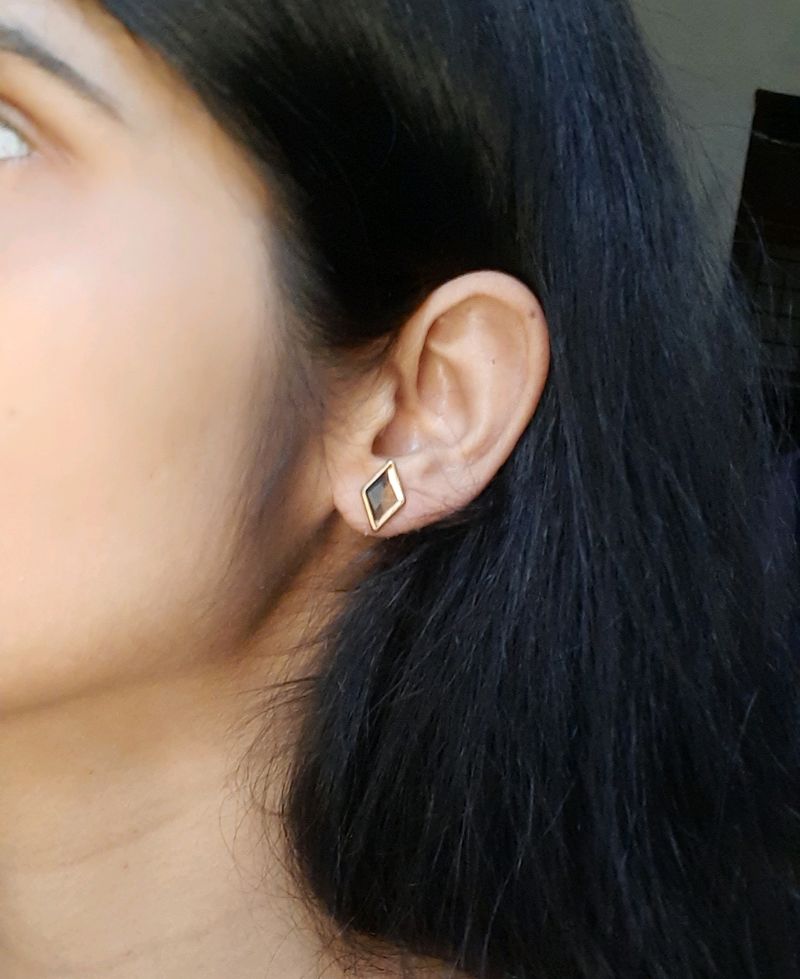 Dainty Rectangle Shaped Ear Studs Daily Wear