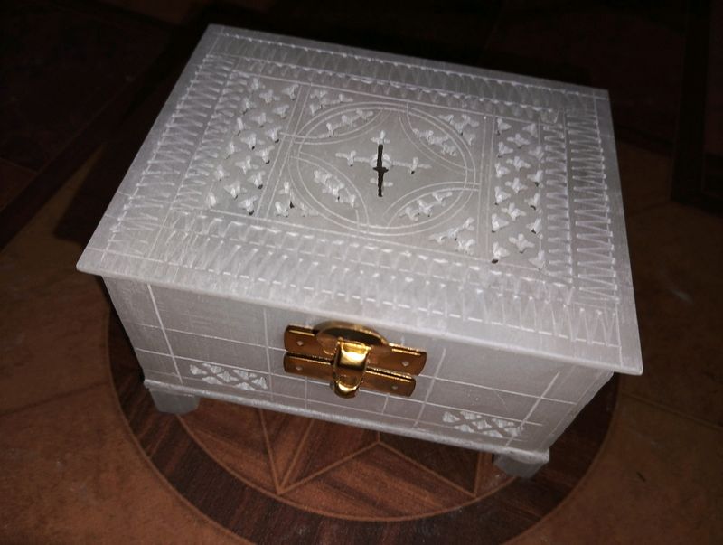 White Marbel Jewellery Box