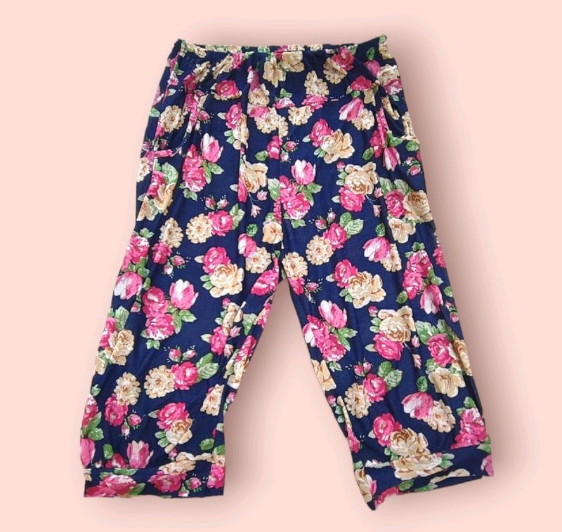 Floral Capri Pants With Side Pockets