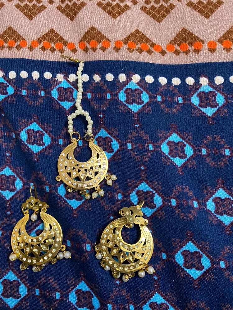 earrings with tikka