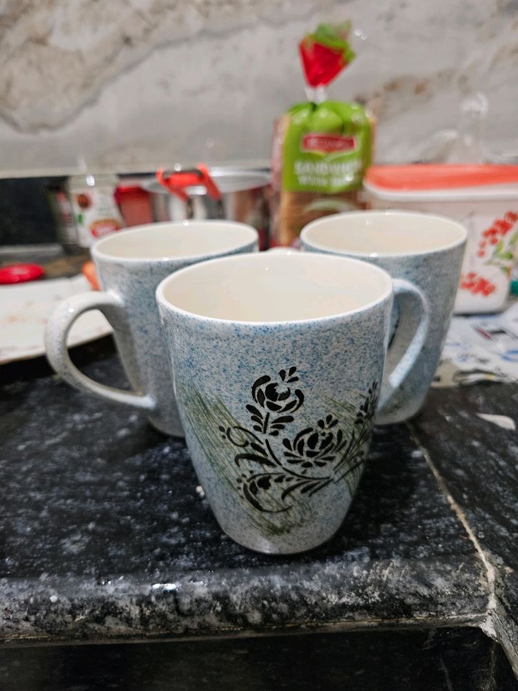 FLORAL STYLE CERAMIC MUGS