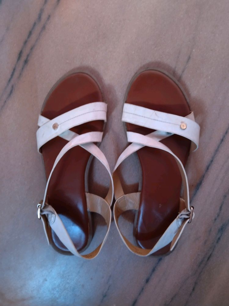 White Sandal In Good Condition