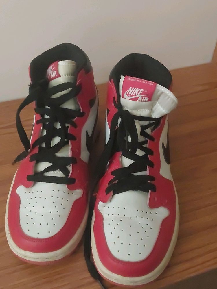 NIKE AJ1 Retro High Chicago Lost And Found