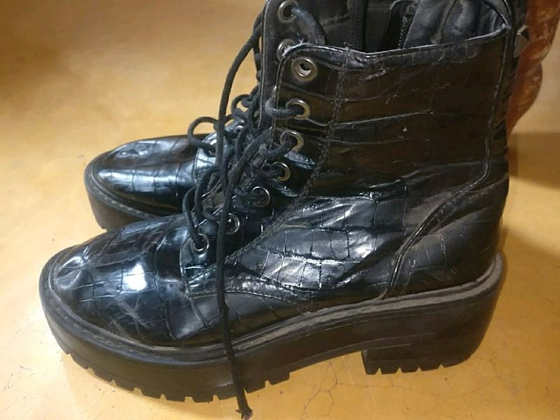 Black Korean Boots