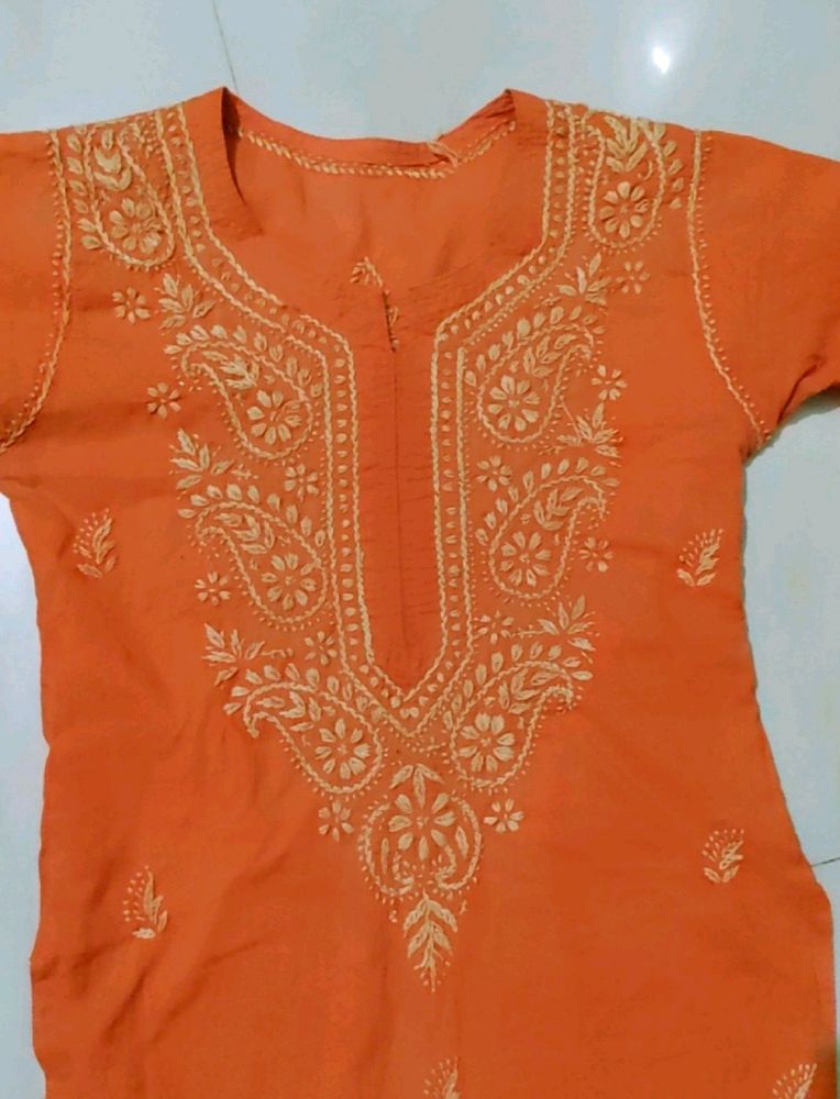 Chikankari short kurti