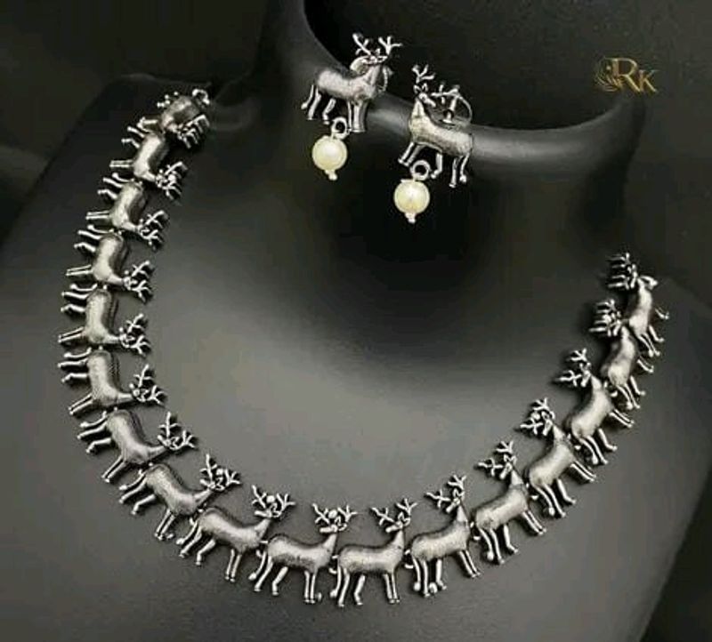 REINDEER DELICATE NECKLACE SET