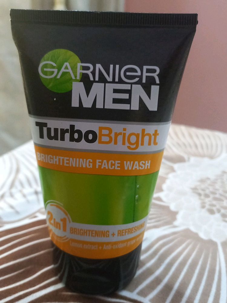 Turbo Bright Brightening Face Wash 100g