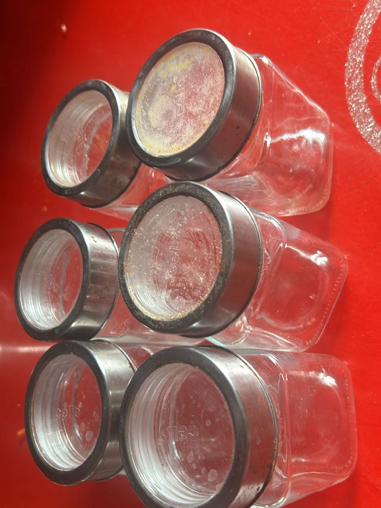 Glass Jars 300 Grams Quantity