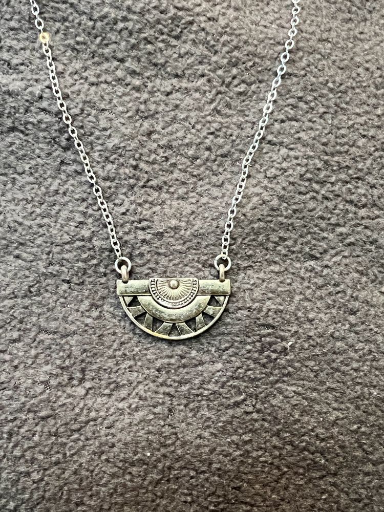 Sil/Gold Pendant With Silver Cha