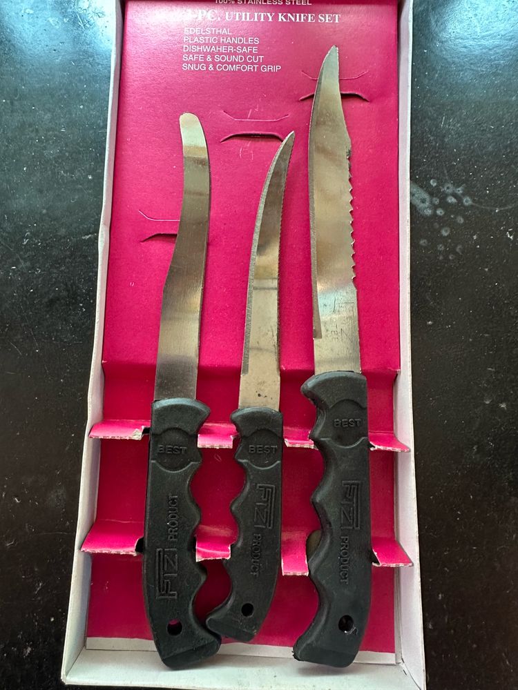 BRAND NEW 3 piece knife set