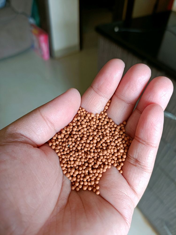 Red Gravel for aquarium Floor(1.6 Kgs)- Get FREE 2 Small Colourful Artificial Plants For Aquarium Decor