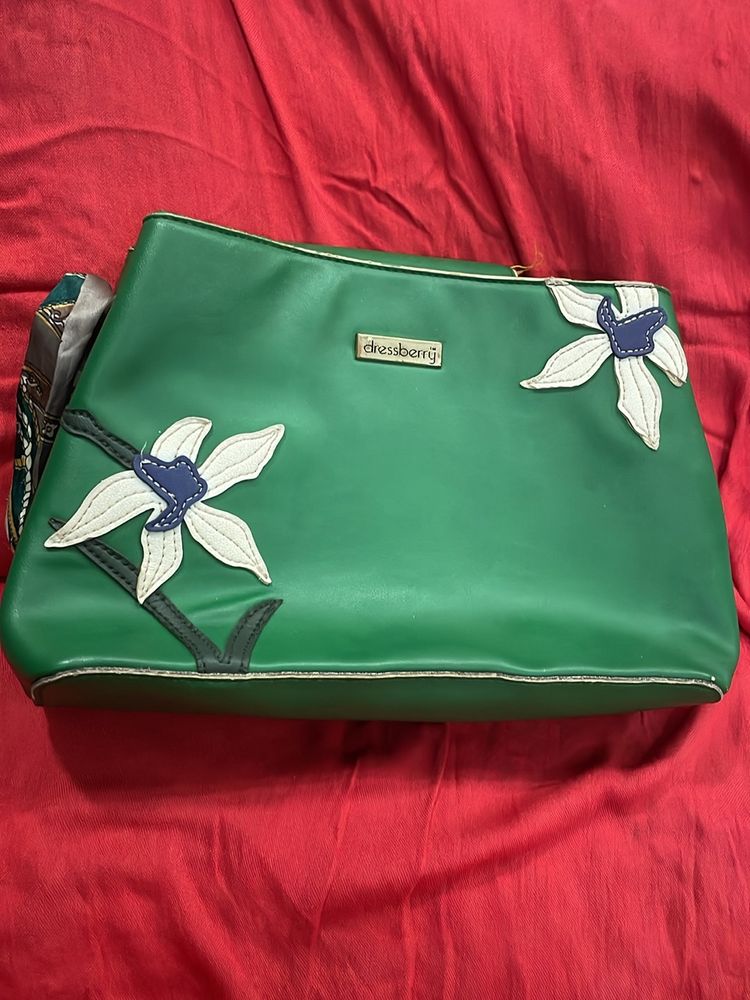 DressBerry Original Green Handbag