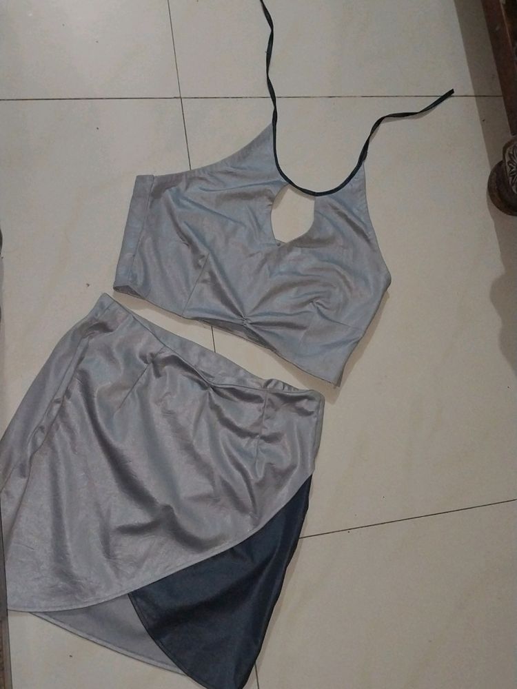 Crop Top With Skirt For Parties