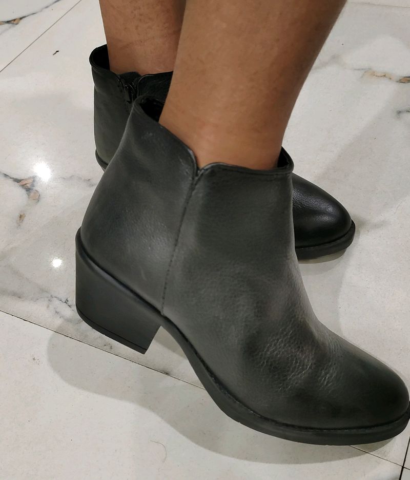 Carlo Romano Leather Boots