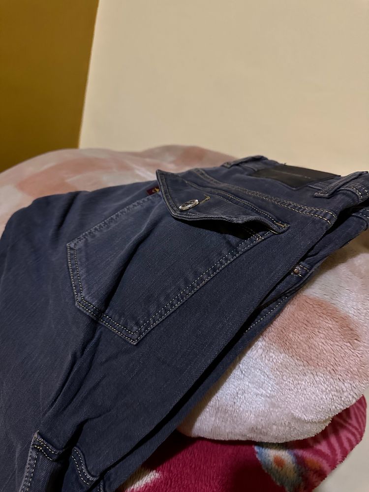 Super condition 6 Pocket Jean For Man