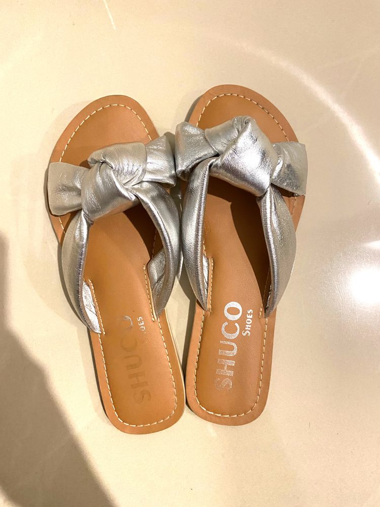 Bow Shaped Silver Flats