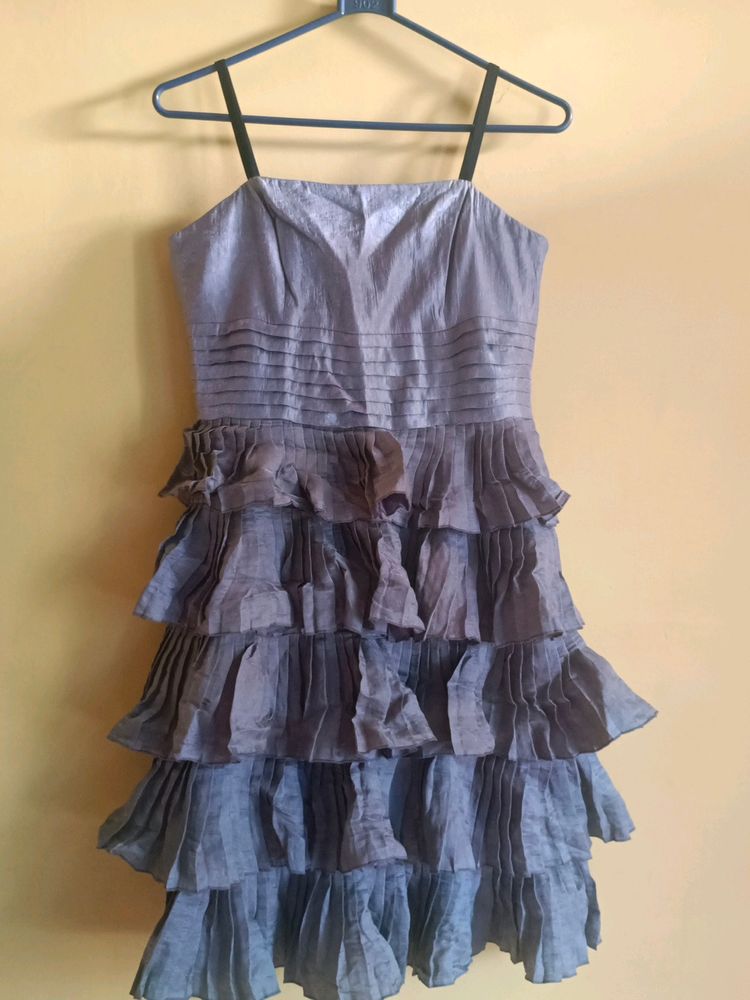 Beautiful Ruffle Grey 🩶 Dress 🎀