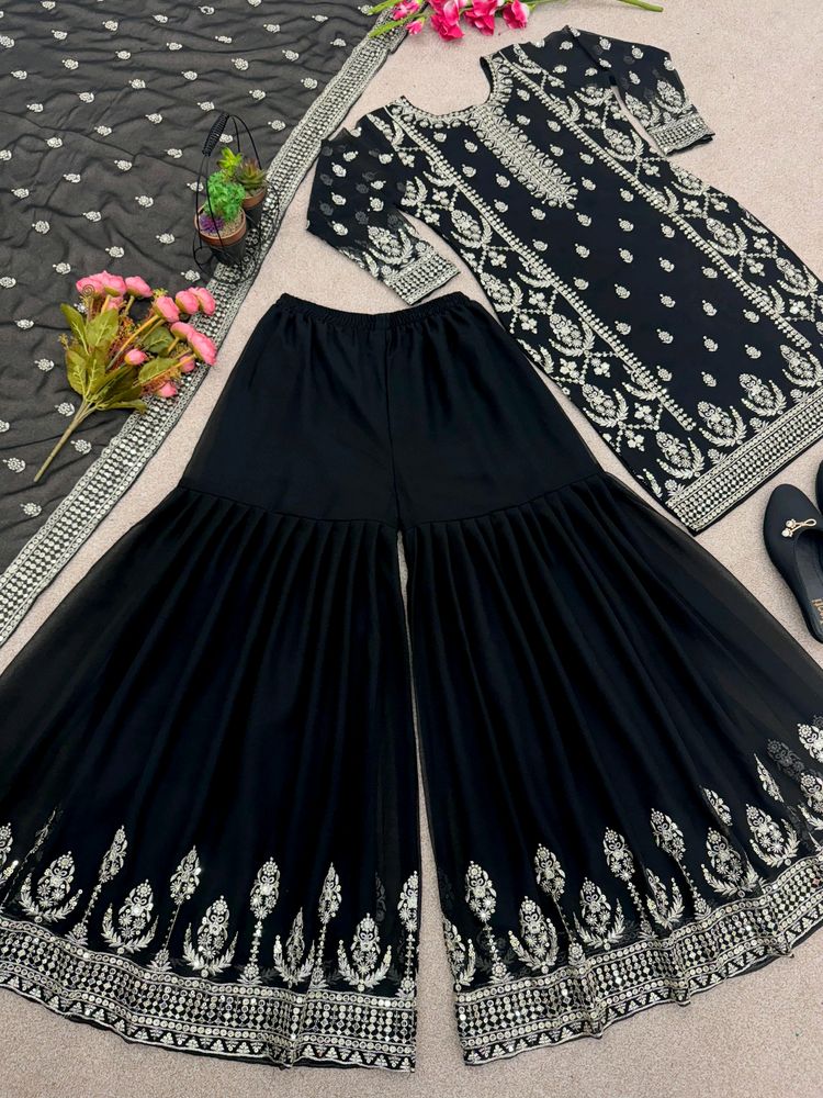 AC 173 Beutiful Black 🖤 Sharara Kurta