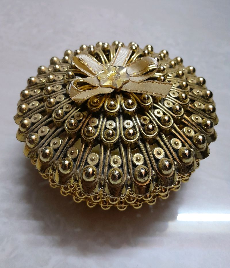 golden jewellery box