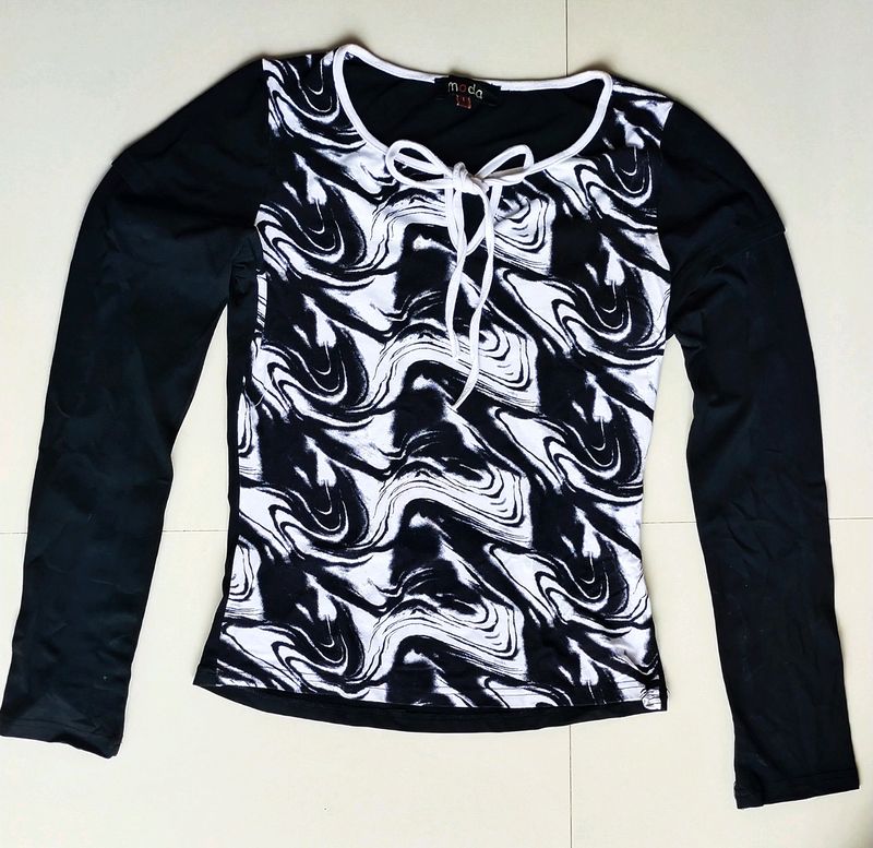 Abstract Swirl Black And White Long Sleeve Top