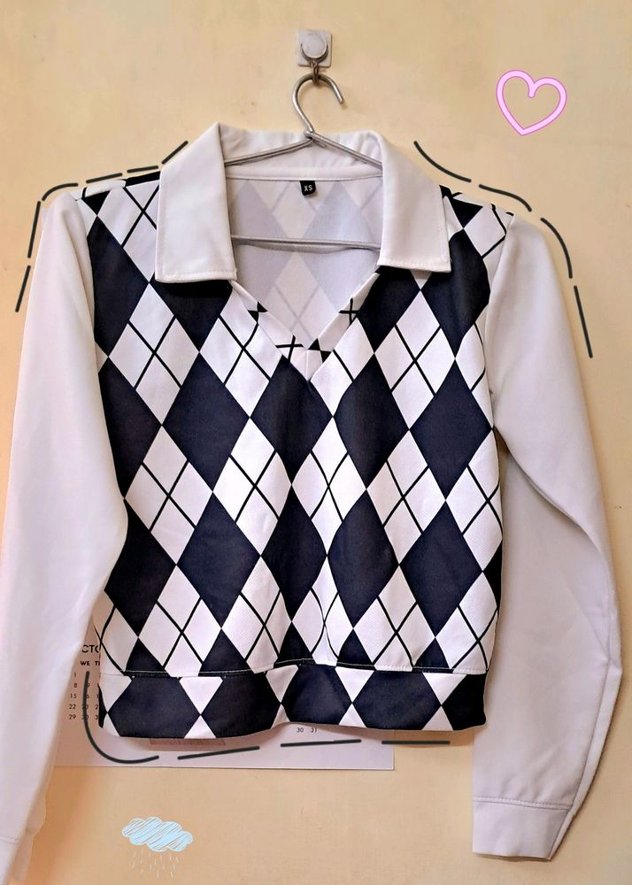 Trendy Black And White Top