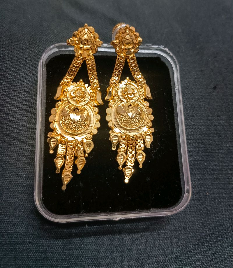 Beautiful Golden Earrings 😻😻