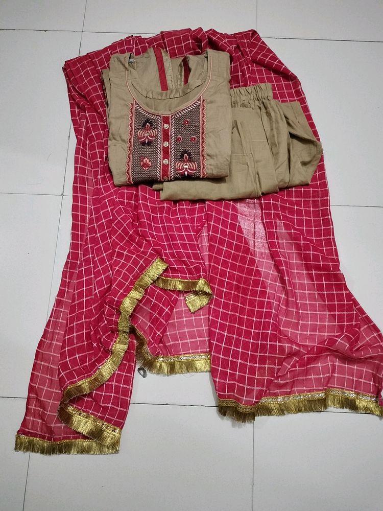 Suit Pant And Dupatta Set