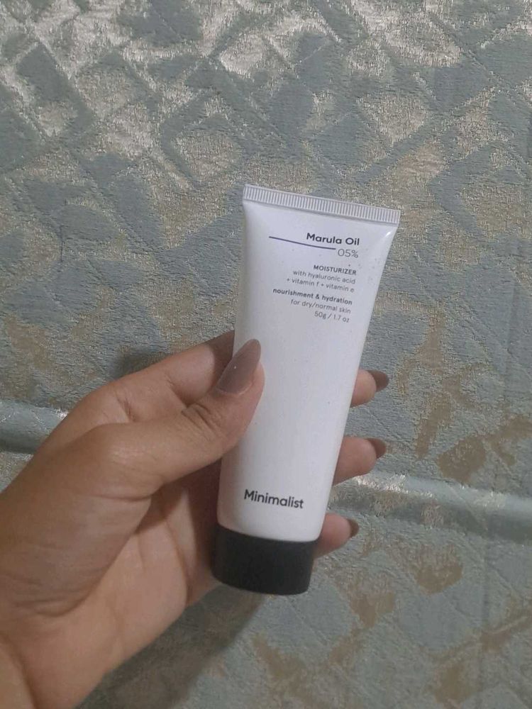 Minimalist Marula Oil Moisturizer