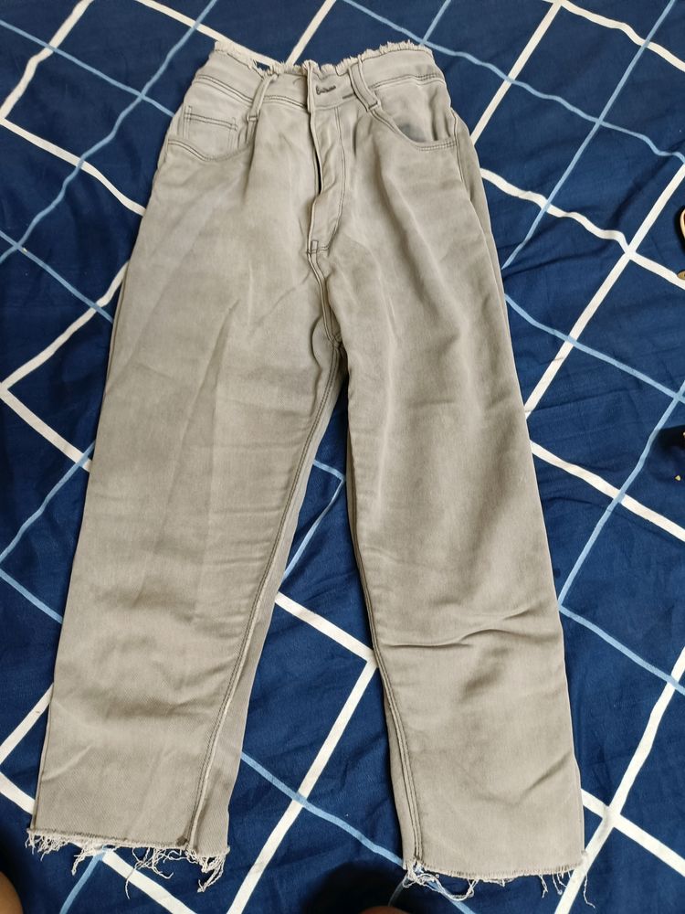 Grey Knee Length Jeans