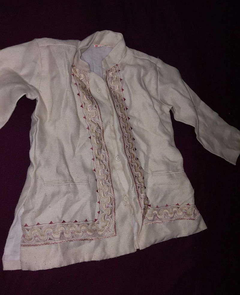 Vintage Embroidered Kurta - Delicate Floral Detail