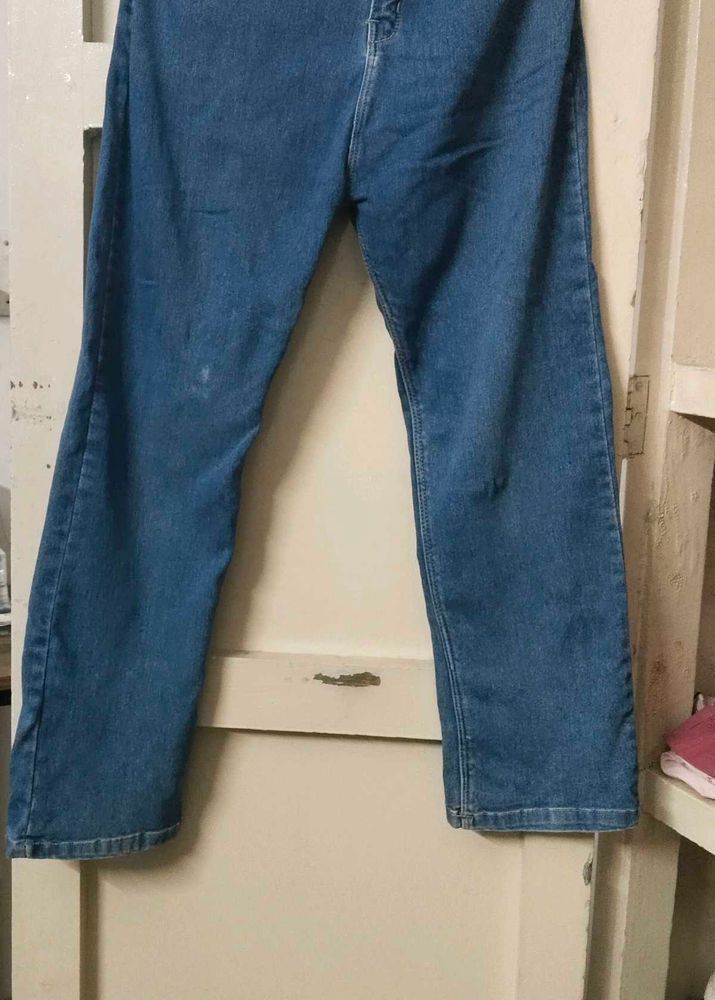 A Navy Blue Straight Fit Pants 🛍️