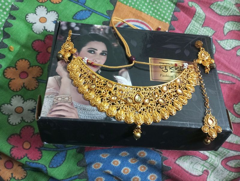 Jewellery Set With Mang Tika