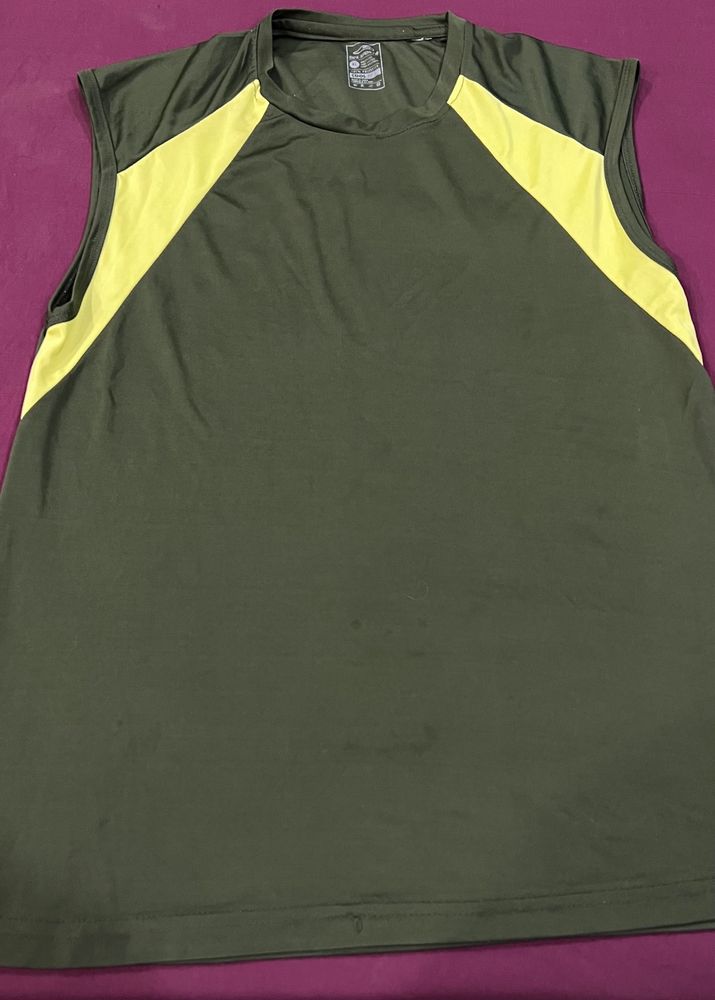 Green men’s active wear tank